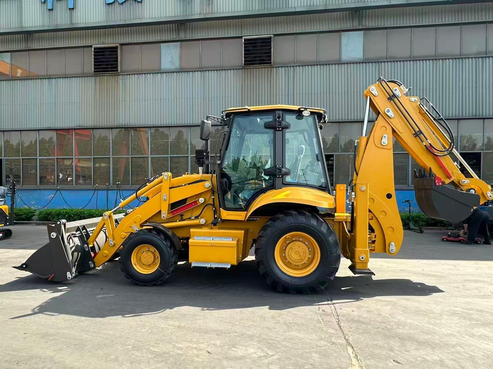 CTX380-5 Backhoe Loader gallery