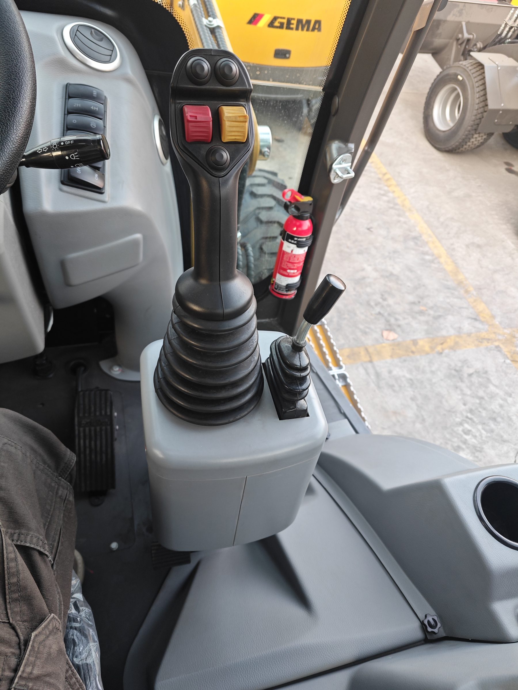 CTX380-5 Backhoe Loader gallery